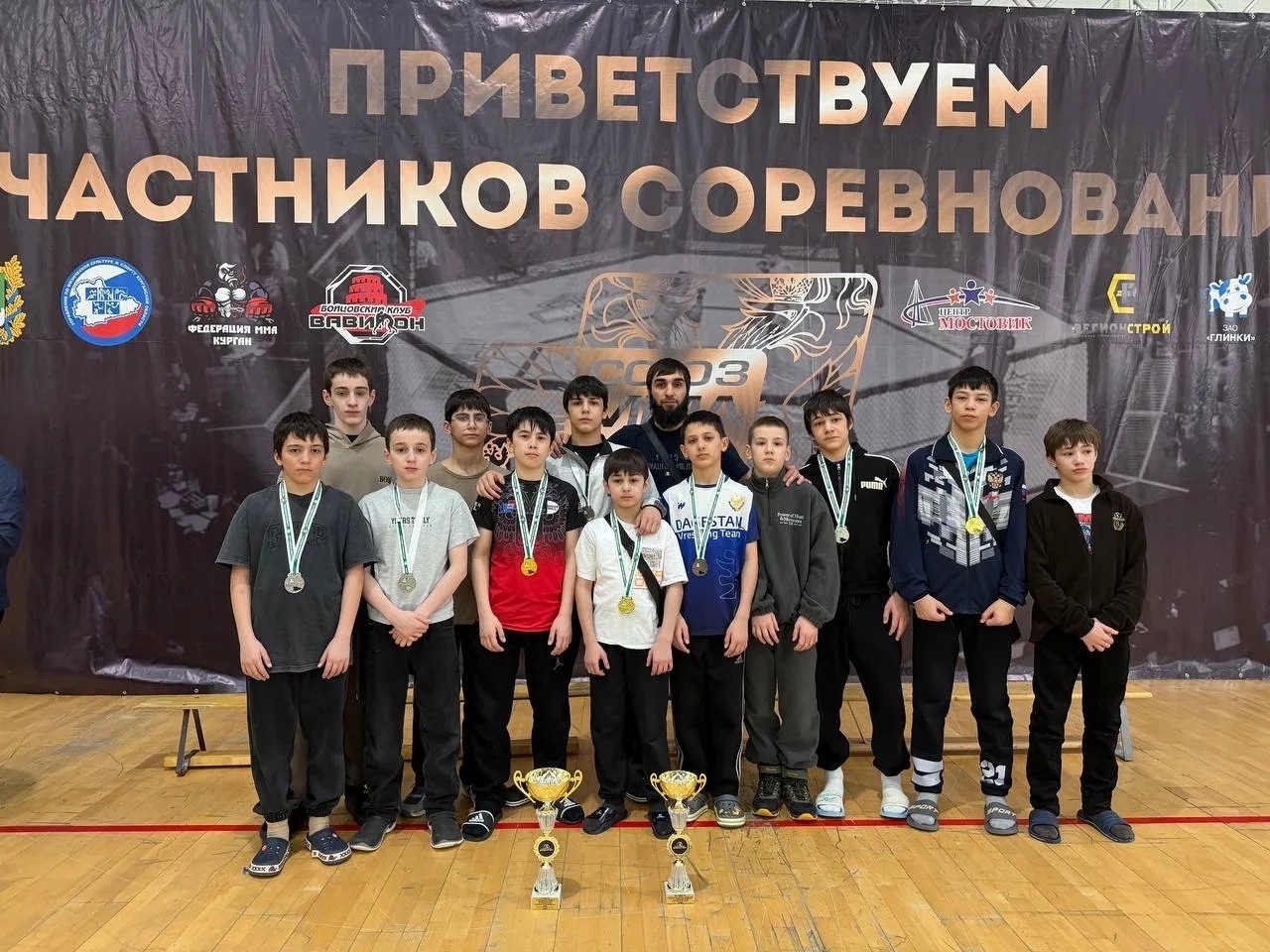 Восемь медалей вартовчан на первенстве УрФО по ММА