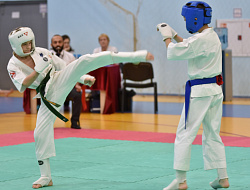 В Олимпии проводились чемпионат и первенство округа по киокусинкай