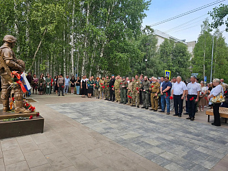 Сегодня в Нижневартовске прошла памятная акция ко Дню памяти детей-жертв войны в Донбассе