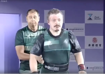 Александр Белов поднял 180 кг на Кубке мира по парапауэрлифтингу 
